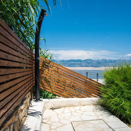 A White Cliffside Studio باغ المظهر الخارجي الصورة